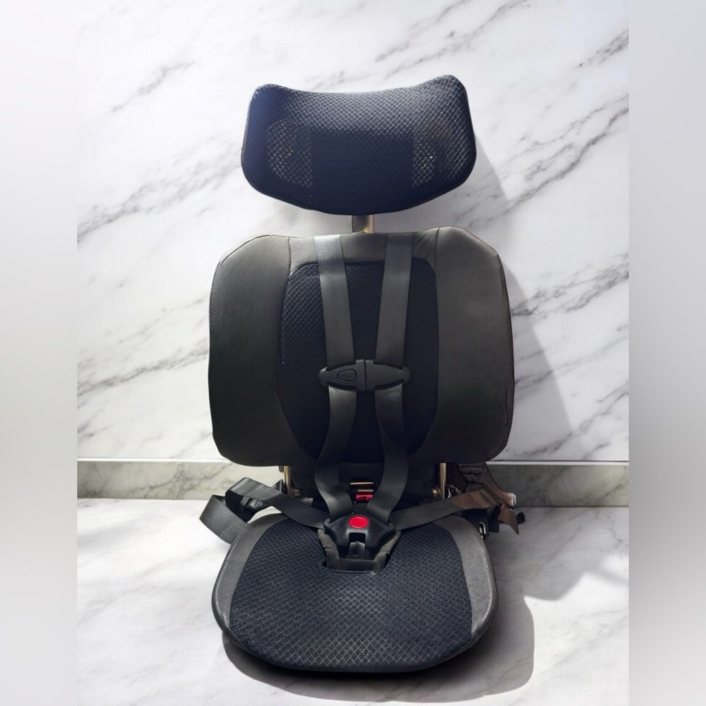 WAYB PICO Portable Travel Car Seat - Earth | Lightweight FAA Approved  $499 MSRP